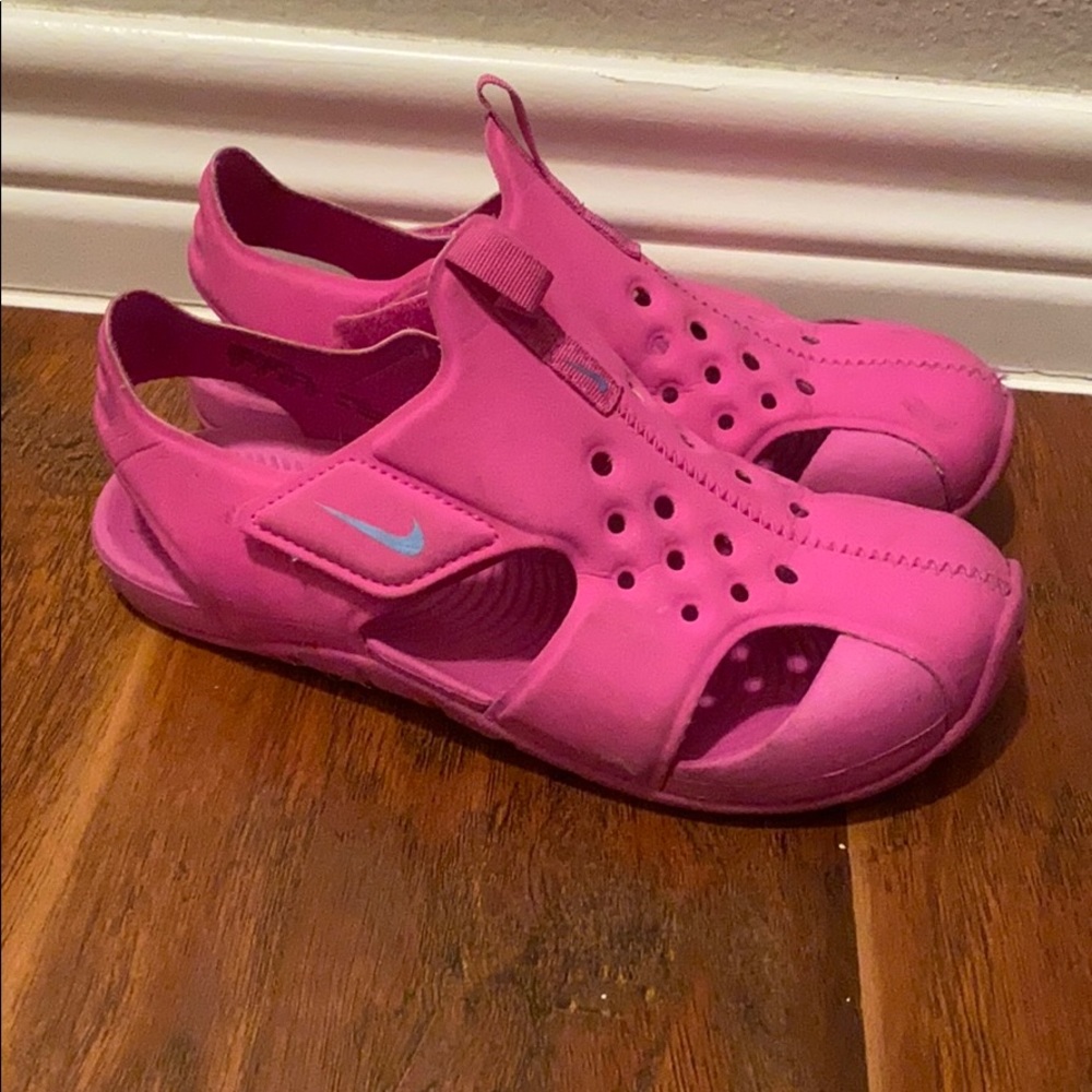 Girls Nike sandals